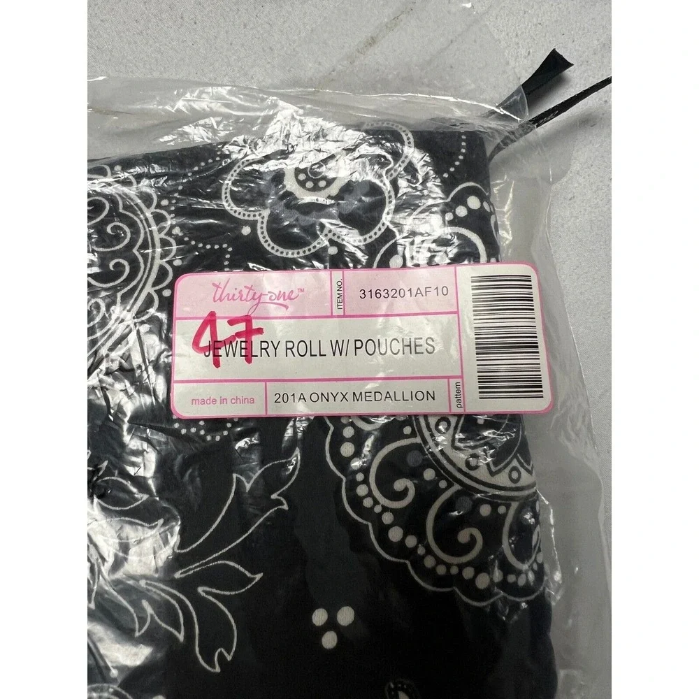 Thirty-One Jewelry Roll with Pouches 201A‎ Onyx Medallion Travel Organizer